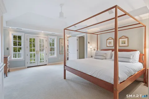 $2,698,000 | 135 Comstock Hill Road, New Canaan, CT 06840