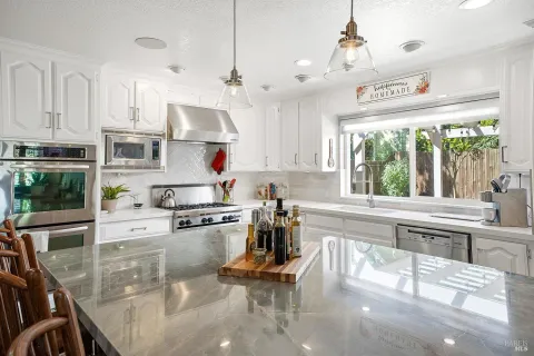 $1,150,000 | 1560 Crane Terrace, Ukiah, CA 95482