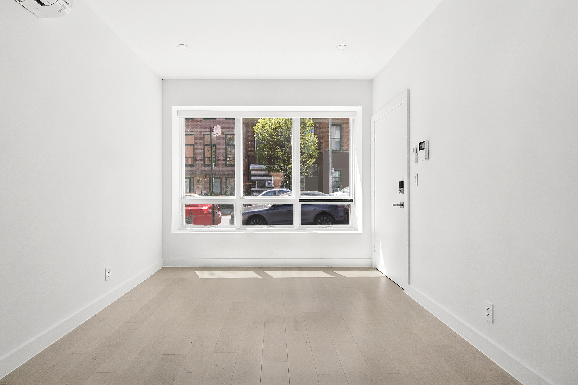 473 Union Street, Unit 1 Brooklyn, NY 11231 - Photo 2 of 15 an empty room with a large window