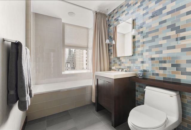 $2,600,000 | 15 Broad Street, Unit 2200 | Financial District