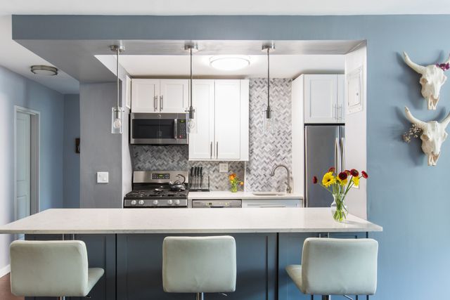 $888,000 | 175 Willoughby Street, Unit 4A | Downtown Brooklyn