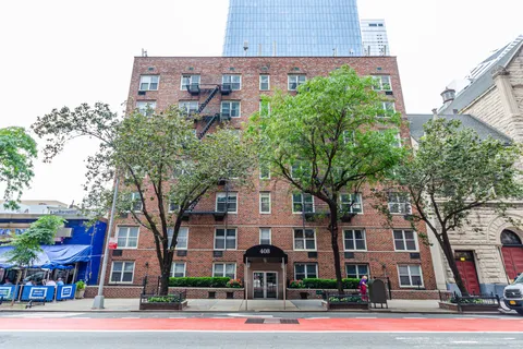 $995,000 | 408 West 34th Street, Unit 5B | Hudson Yards