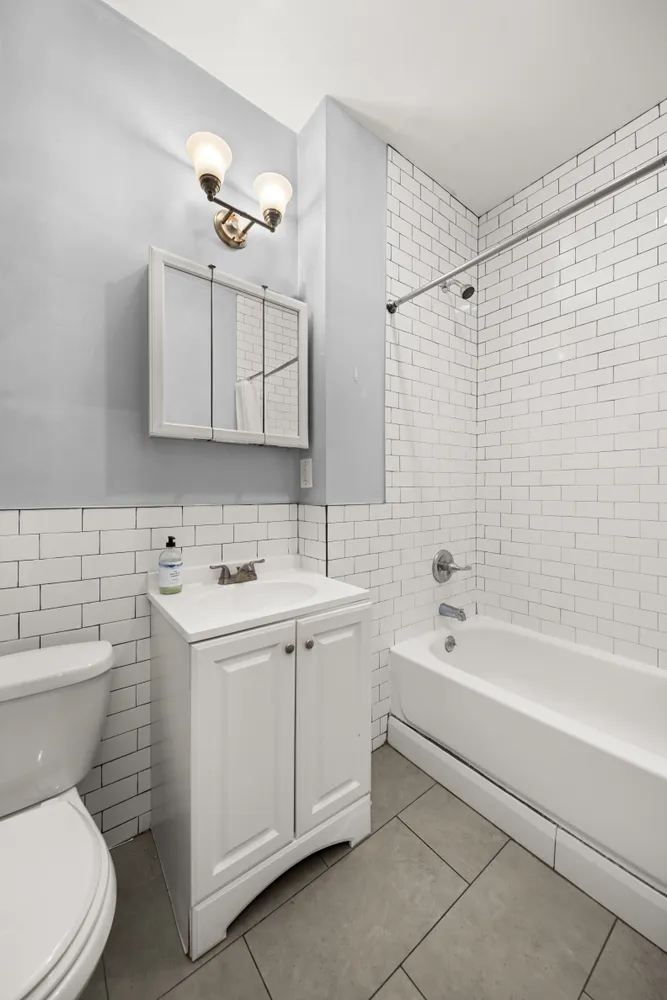 $3,300 | 370 Myrtle Avenue, Unit 2 | Fort Greene