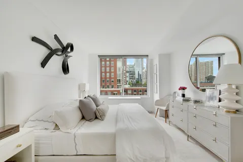 $2,695,000 | 212 Warren Street, Unit 17S | Battery Park City
