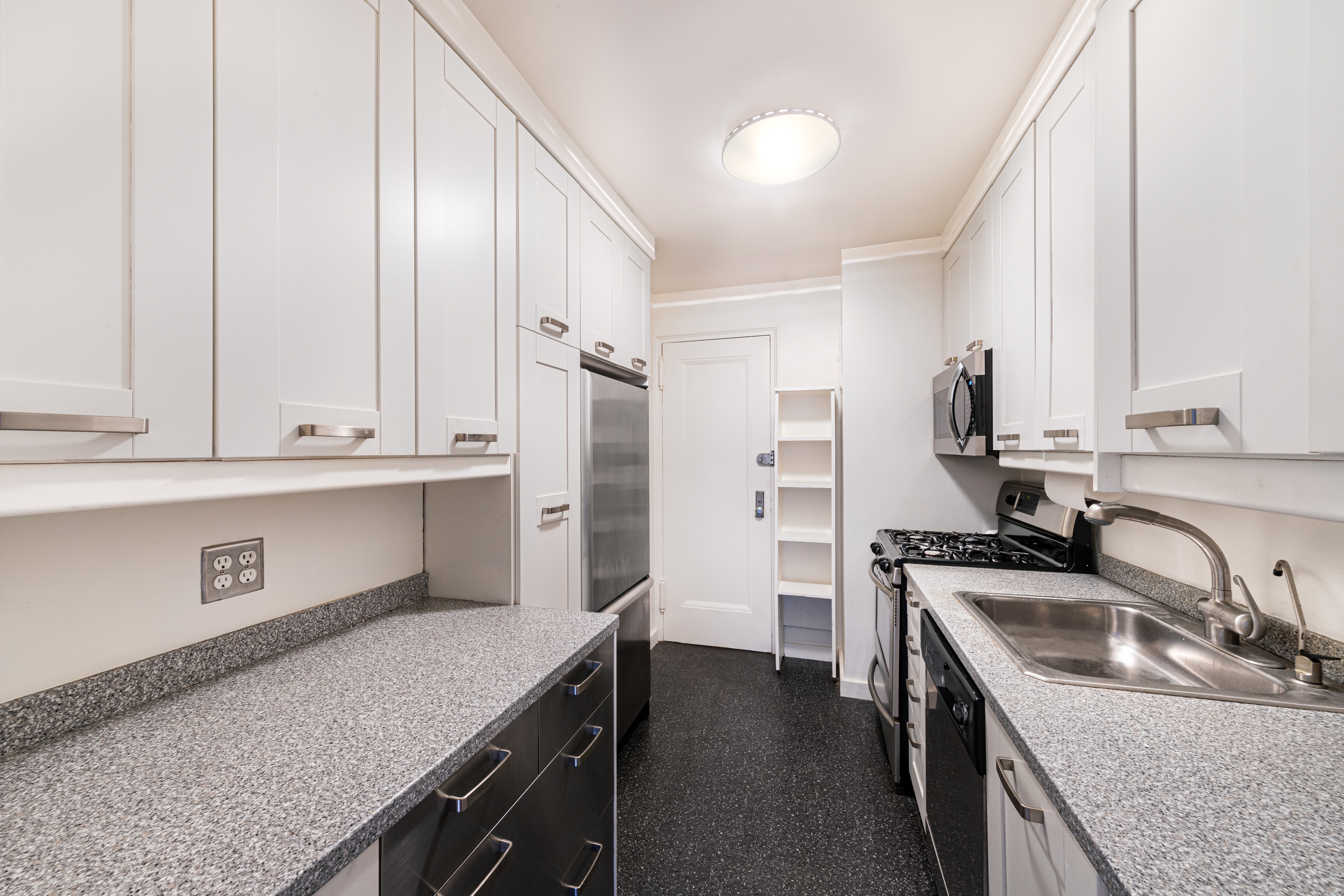 55 Park Avenue, Unit 4EAST Manhattan, NY 10016 - Photo 5 of 6