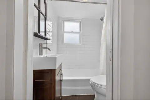 Contact Agent | 146 Poplar Street, Boston, MA 02131