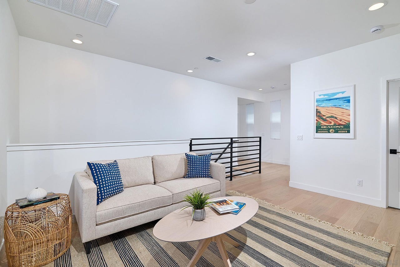 561 North Vulcan Avenue Encinitas, CA 92024 - Photo 18 of 35