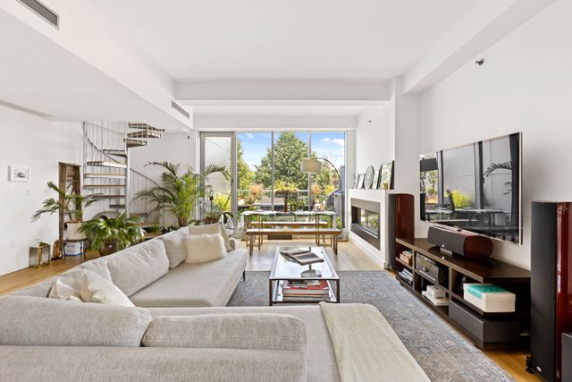 $2,700,000 | 150 North 5th Street, Unit PHB | Williamsburg