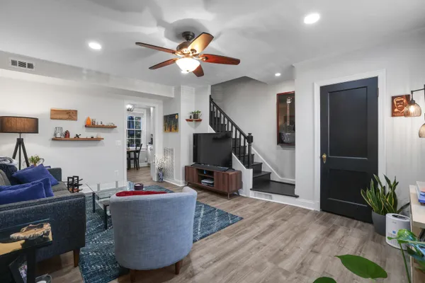 Contact Agent | 1300 South Cleveland Street, Unit Undisclosed, Arlington, VA 22204