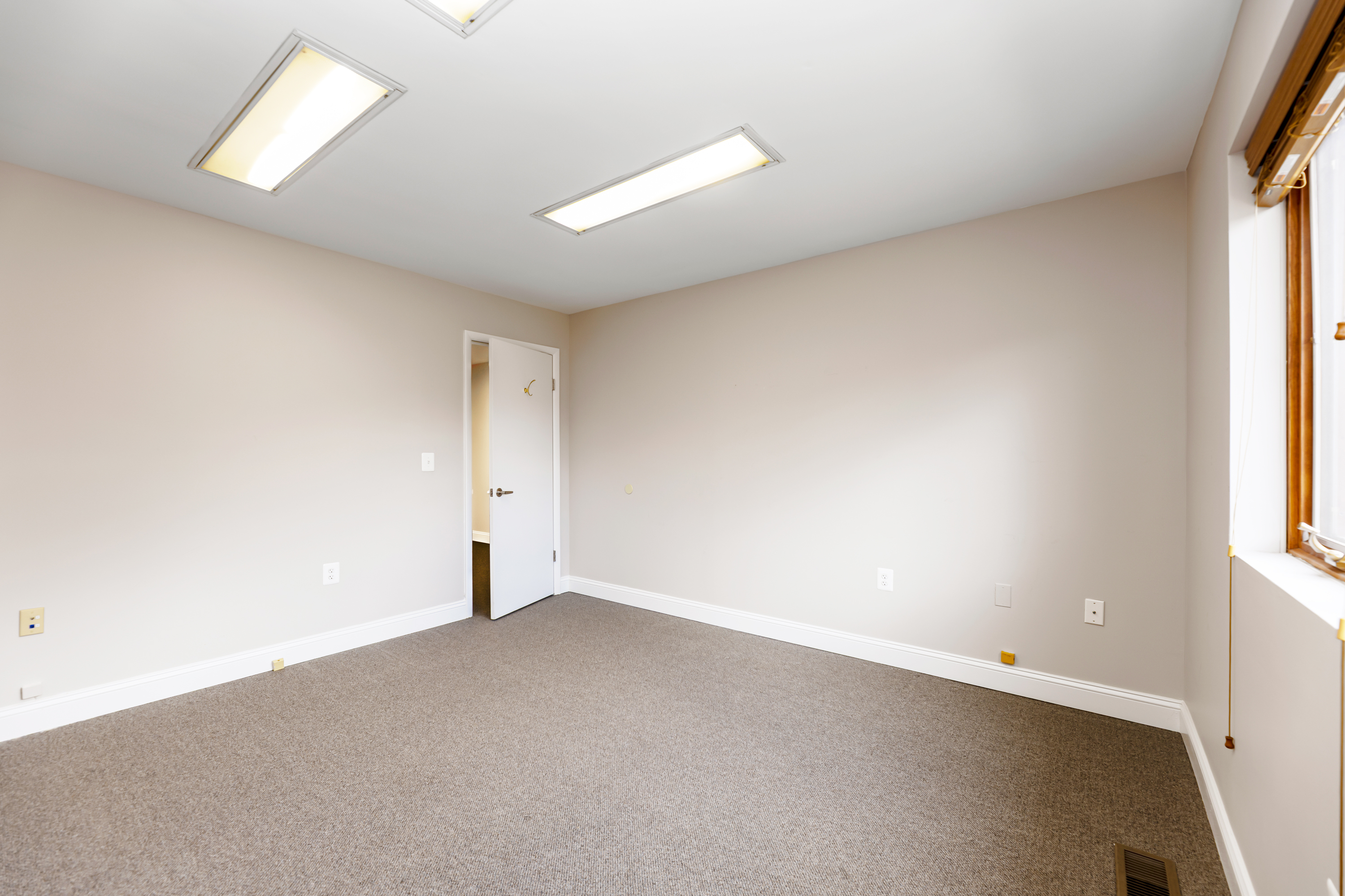 5885 Allentown Road Suitland, MD 20746 - Photo 5 of 23 an empty room with windows
