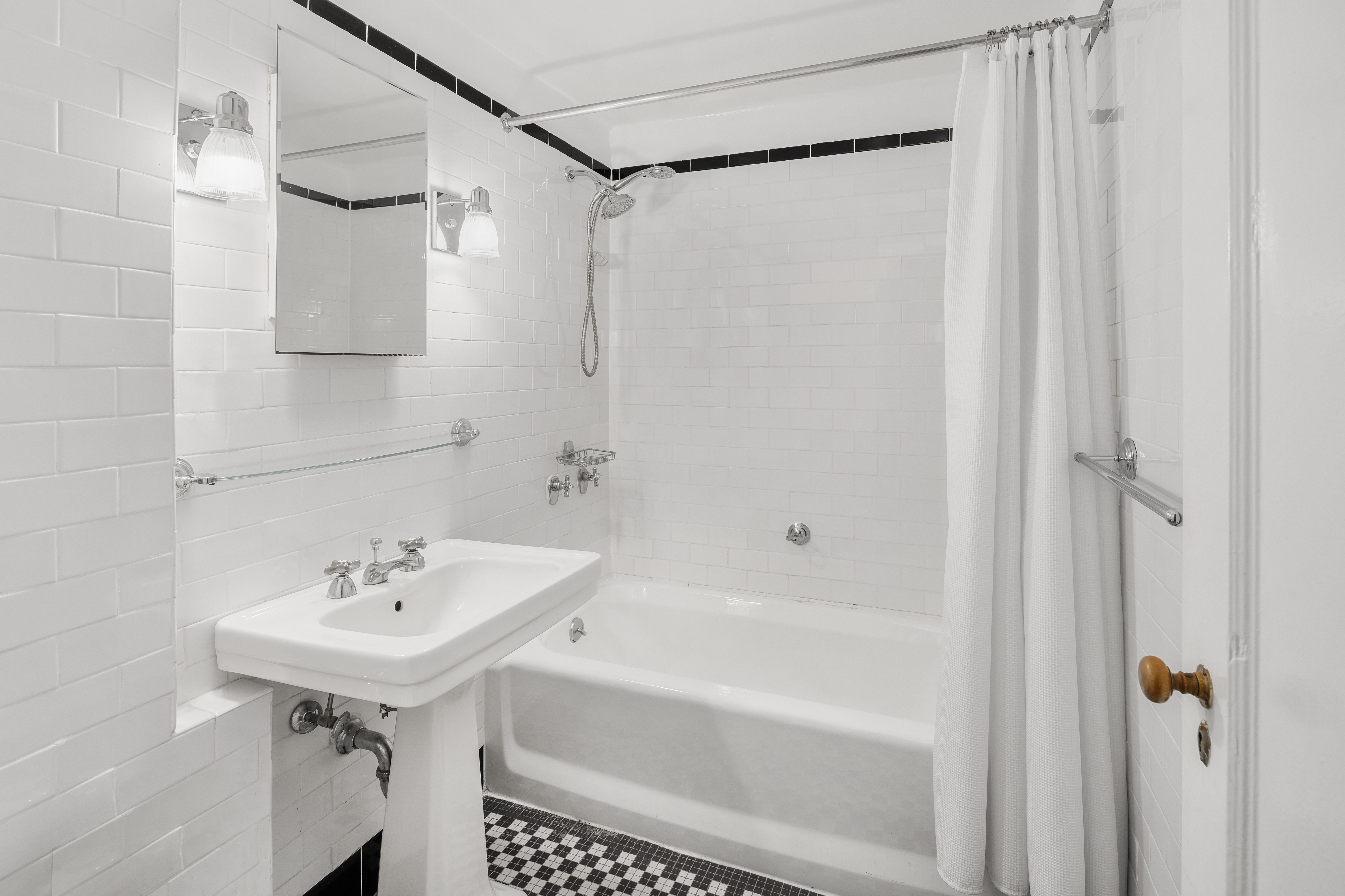 405 West 23rd Street, Unit 9I Manhattan, NY 10011 - Photo 6 of 10
