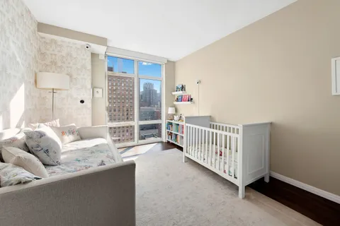 $2,350,000 | 555 West 59th Street, Unit 28D | Upper West Side
