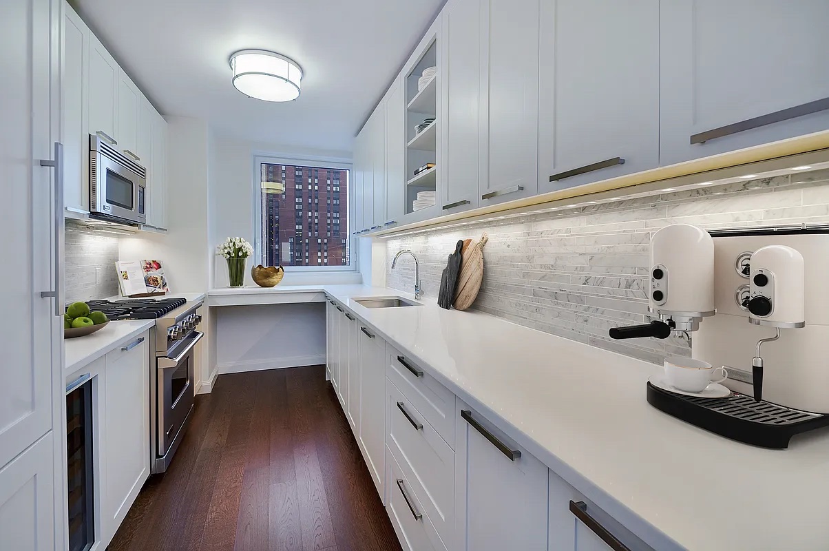 200 East 94th Street, Unit 2617 Manhattan, NY 10128 - Photo 5 of 21