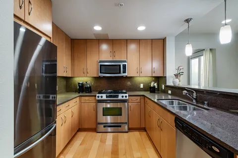 $399,000 | 1511 Jefferson Street, Unit 211, Oakland, CA 94612