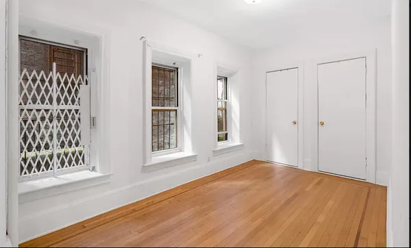 $3,950 | 104 Bedford Street, Unit 1C | West Village