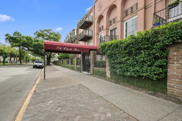 $225,000 | 3000 St Charles Avenue, New Orleans, LA 70115