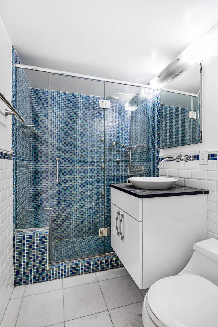 321 East 48th Street, Unit 14B Manhattan, NY 10017 - Photo 13 of 15