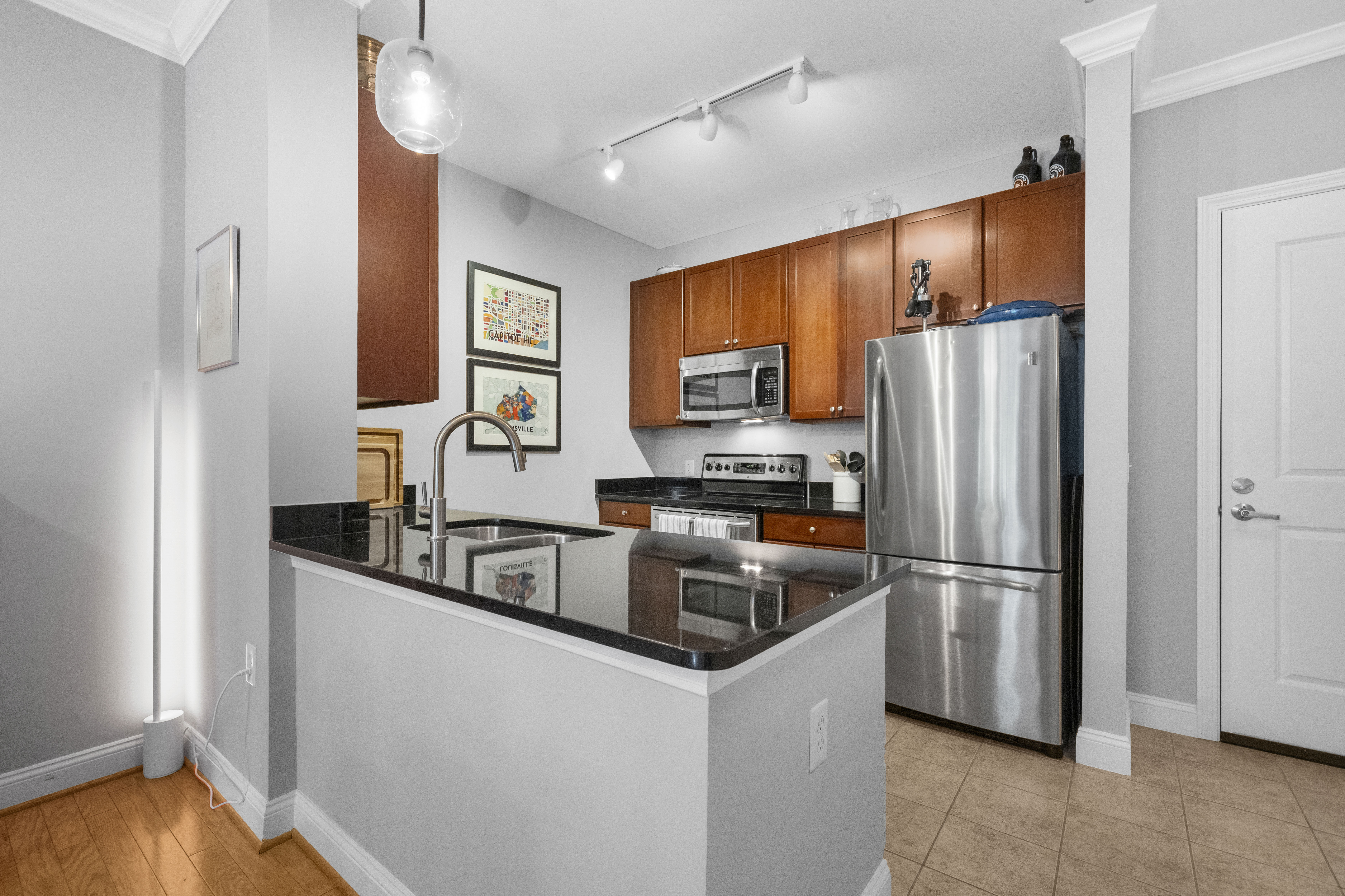 1391 Pennsylvania Ave. Southeast, Unit 264 Washington, DC 20003 - Photo 6 of 46