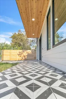 $1,275,000 | 2201 East 16th Street, Austin, TX 78702
