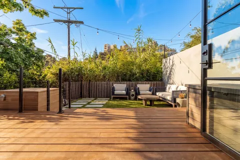 $2,100,000 | 8550 Ridpath Drive, Los Angeles, CA 90046