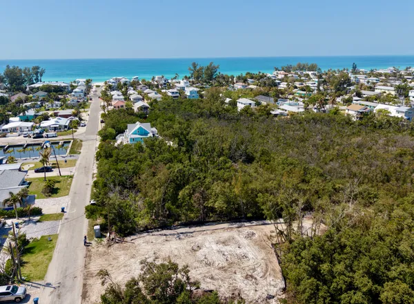 $995,000 | 28th Street, Bradenton Beach, FL 34217