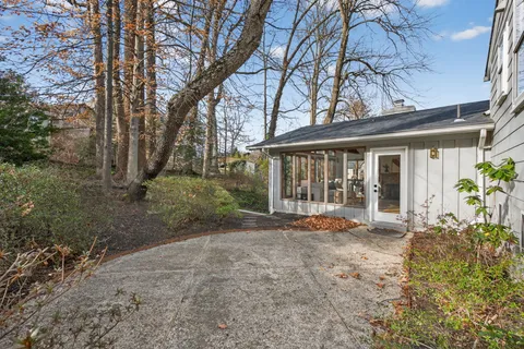 $1,350,000 | 6813 Winterberry Lane, Bethesda, MD 20817