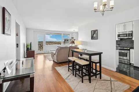 $445,000 | 5700 Arlington Avenue, Unit 7G | North Riverdale