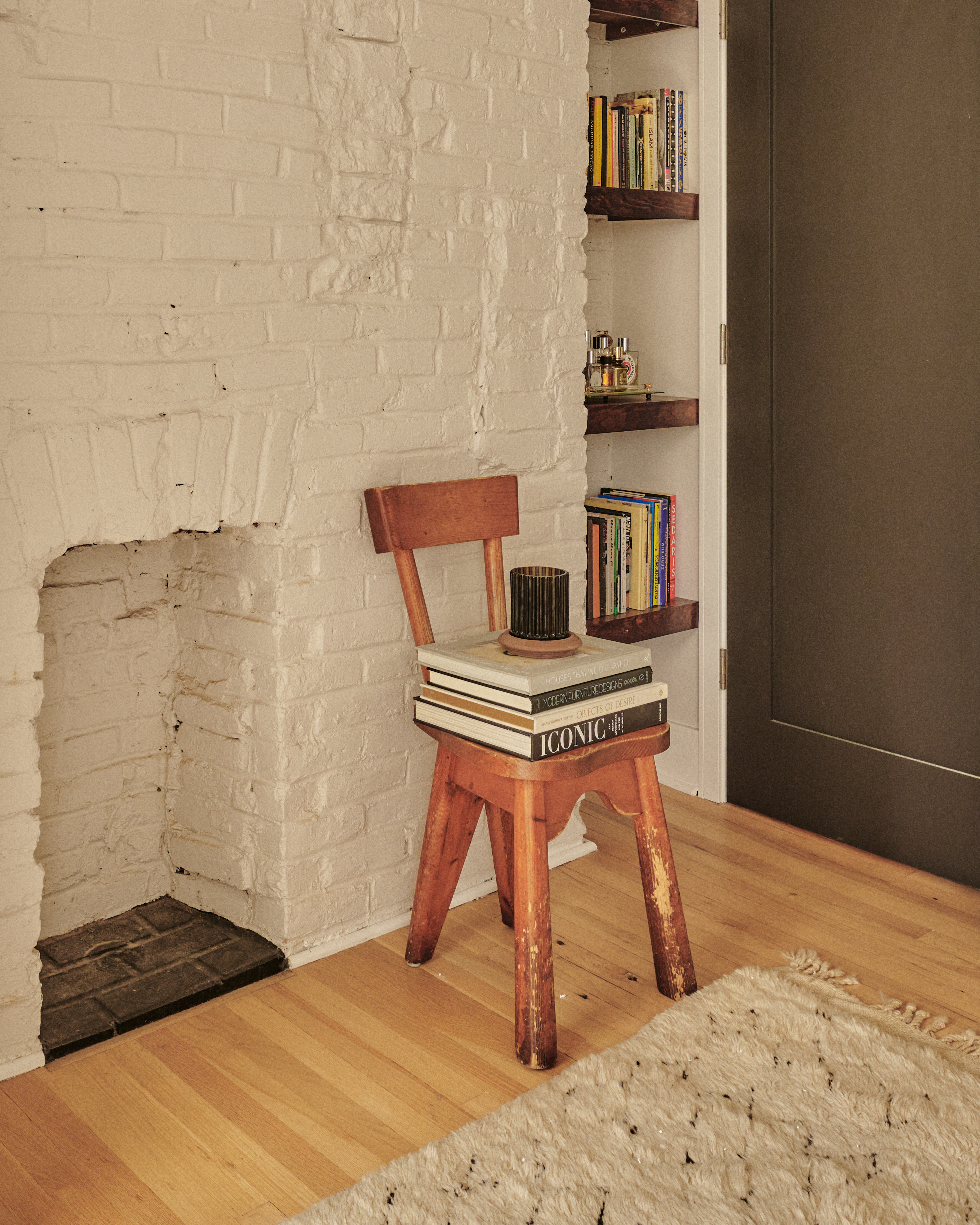320 State Street, Unit 4 Brooklyn, NY 11201 - Photo 9 of 15 a bedroom with a bed and a table in it
