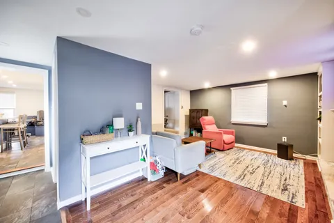Contact Agent | Wayne Avenue, Springfield, PA 19064
