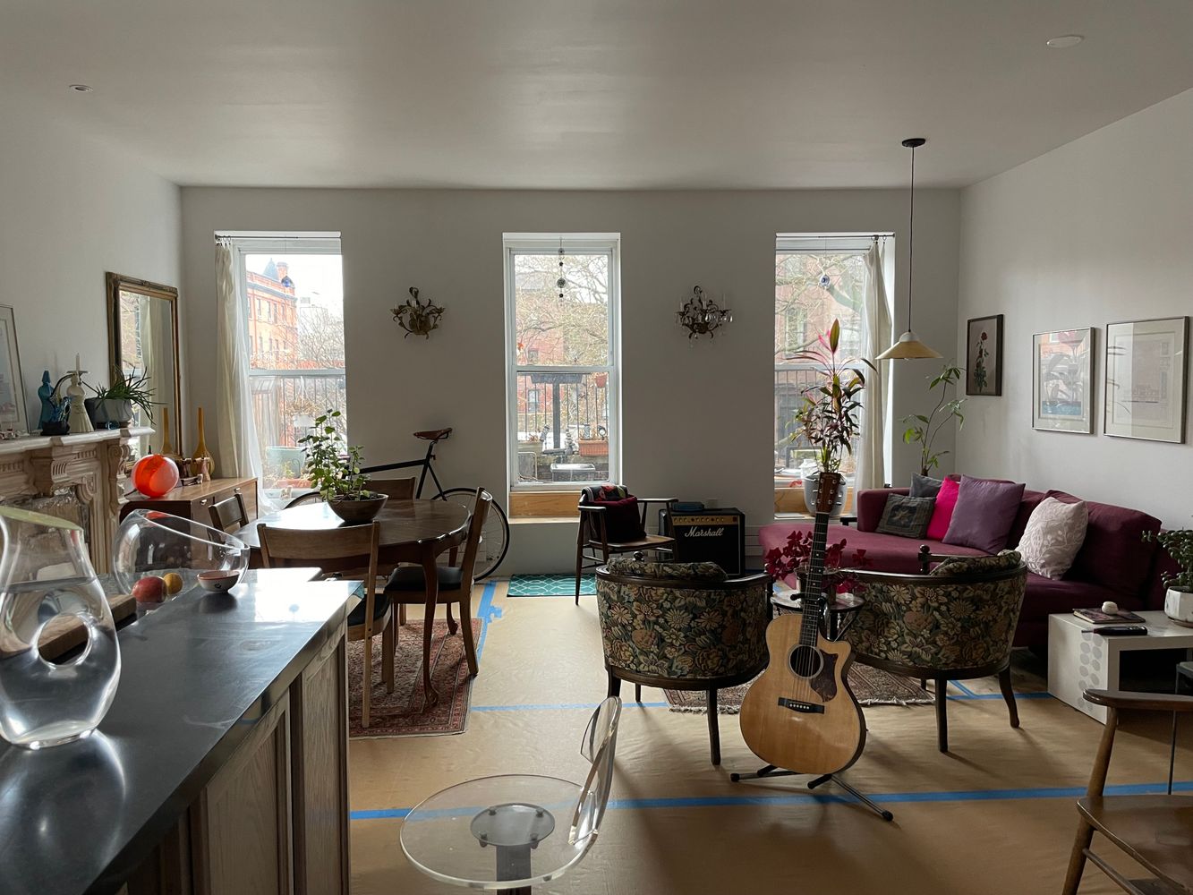 a view of a livingroom and dining room