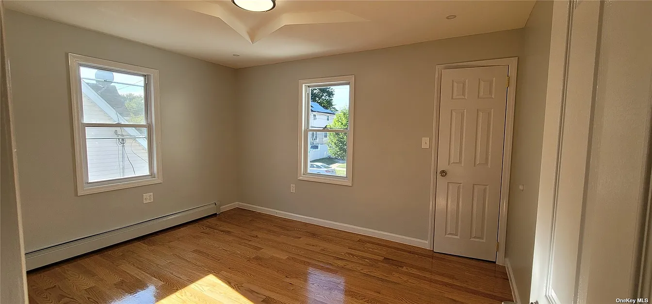 193-42 Williamson Avenue Queens, NY 11413 - Photo 7 of 28