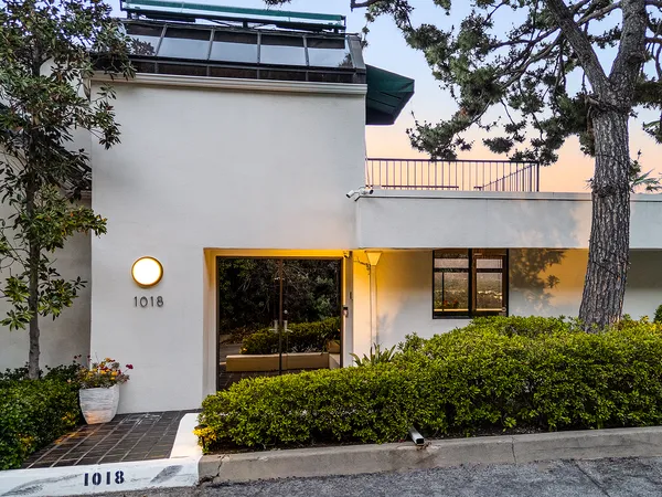 $2,695,000 | 1018 Glen Oaks Boulevard, Pasadena, CA 91105
