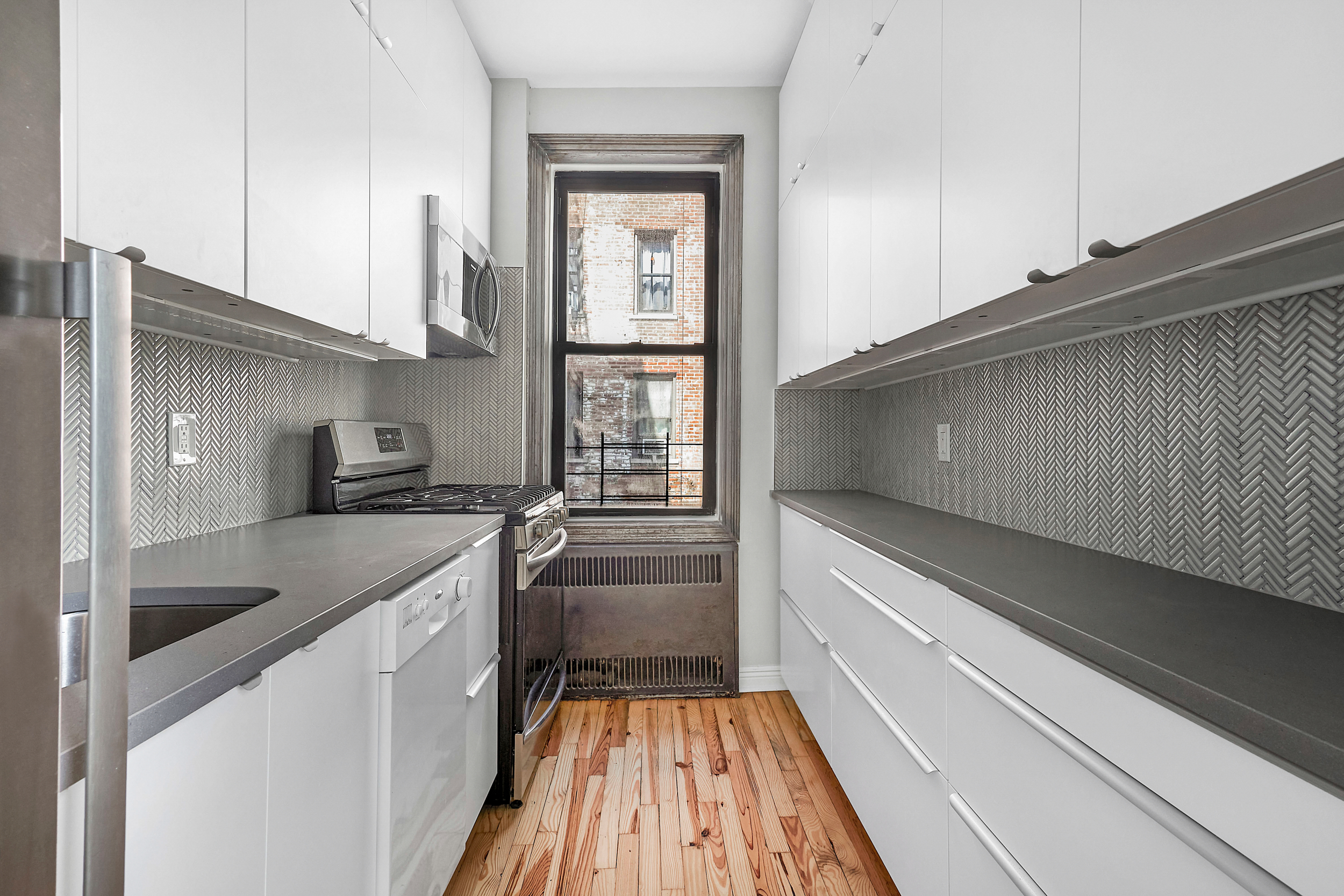 81 Ocean Parkway, Unit 3J Brooklyn, NY 11218 - Photo 4 of 6