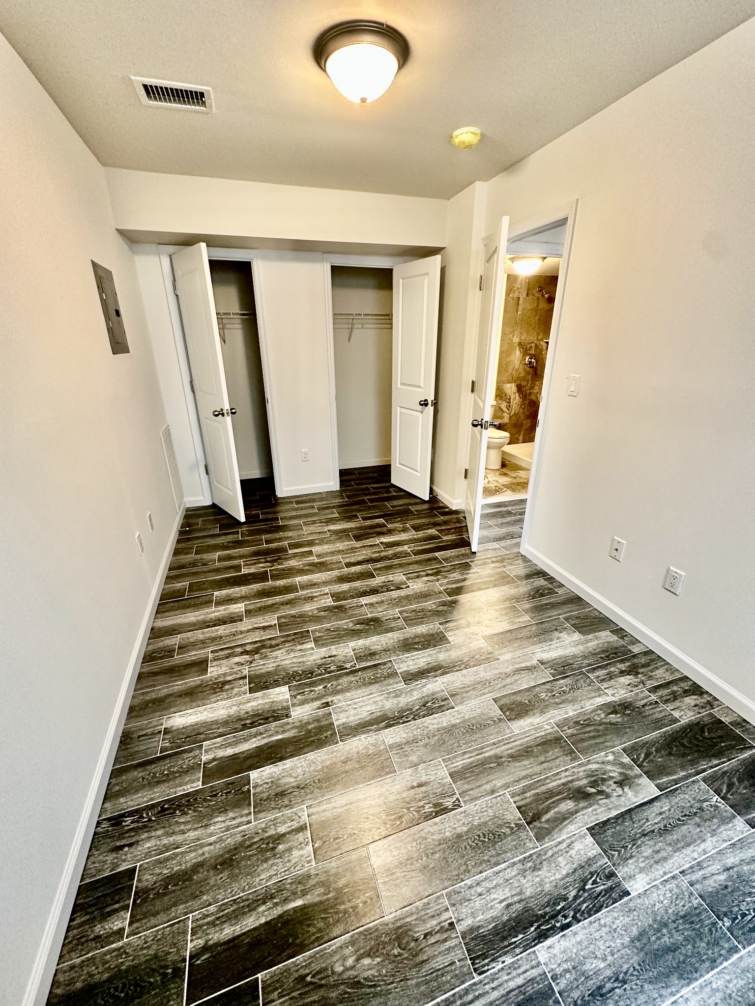 152 Davis Avenue, Unit 1 Staten Island, NY 10310 - Photo 5 of 7 a view of an empty room