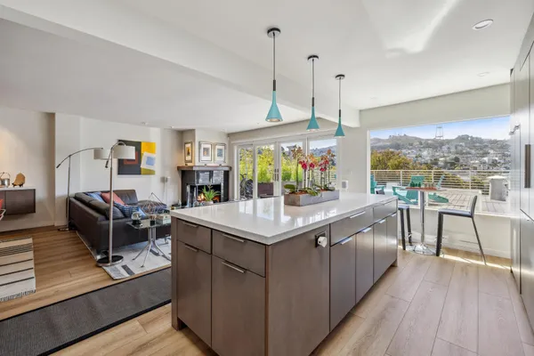 $15,000 | 685 Noe Street, San Francisco, CA 94114