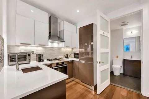 $775,000 | 148 East 19th Street, Unit 2D | Gramercy