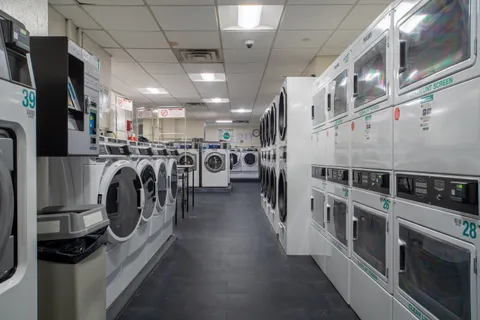 $1,450,000 | 330 East 38th Street, Unit PHB | Murray Hill