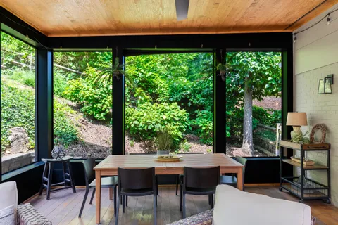$1,250,000 | 1702 Mason Hill Drive, Alexandria, VA 22307
