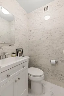 $949,000 | 400 East 54th Street, Unit 8A | Sutton Place