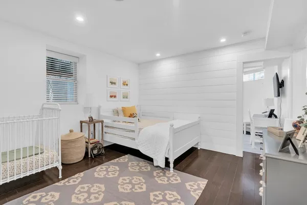 $1,100,000 | 725 East 6th Street, Unit 1, Boston, MA 02127