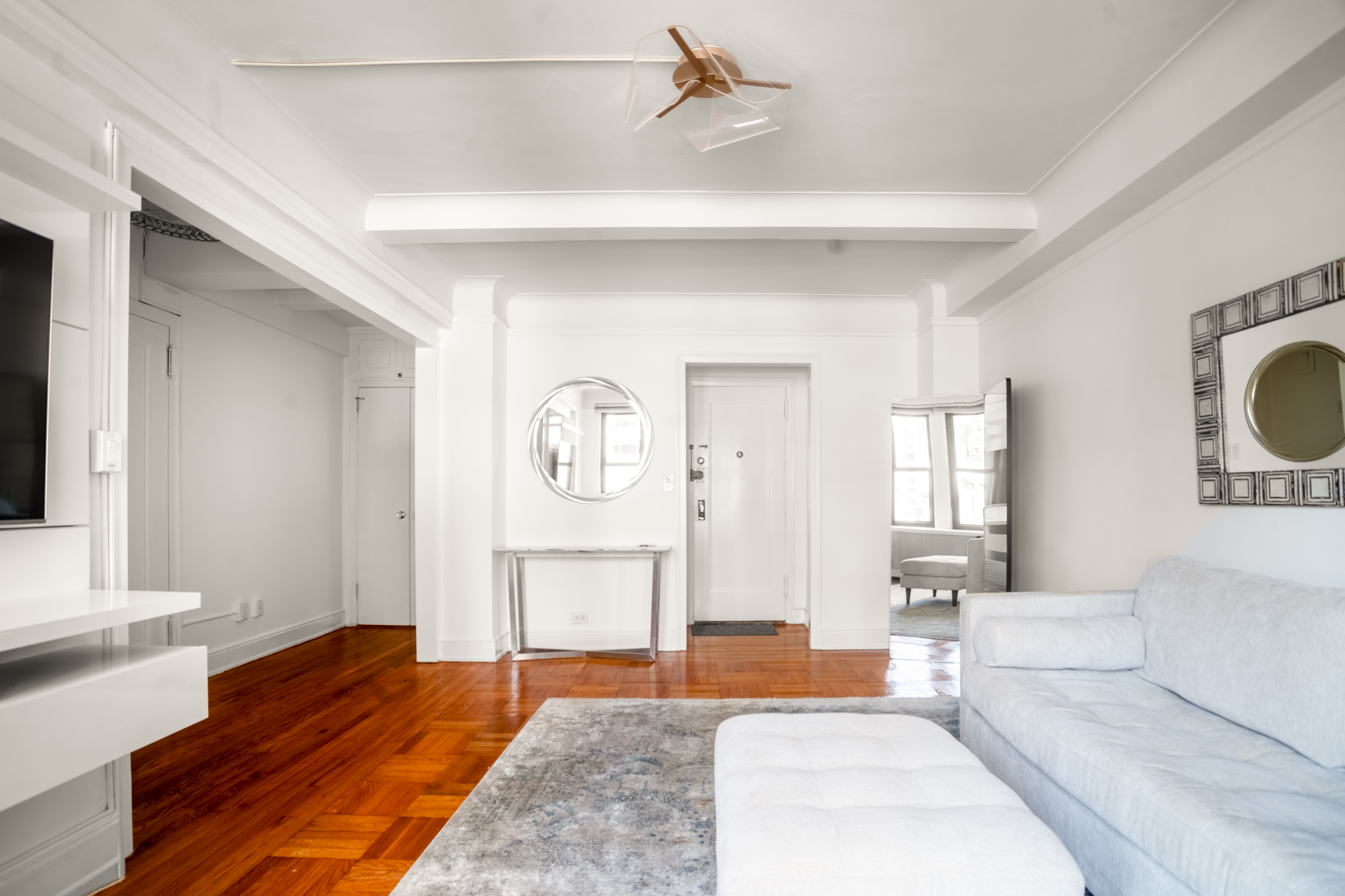 205 East 69th Street, Unit 8F Manhattan, NY 10021 - Photo 6 of 16 Gallery Image 6