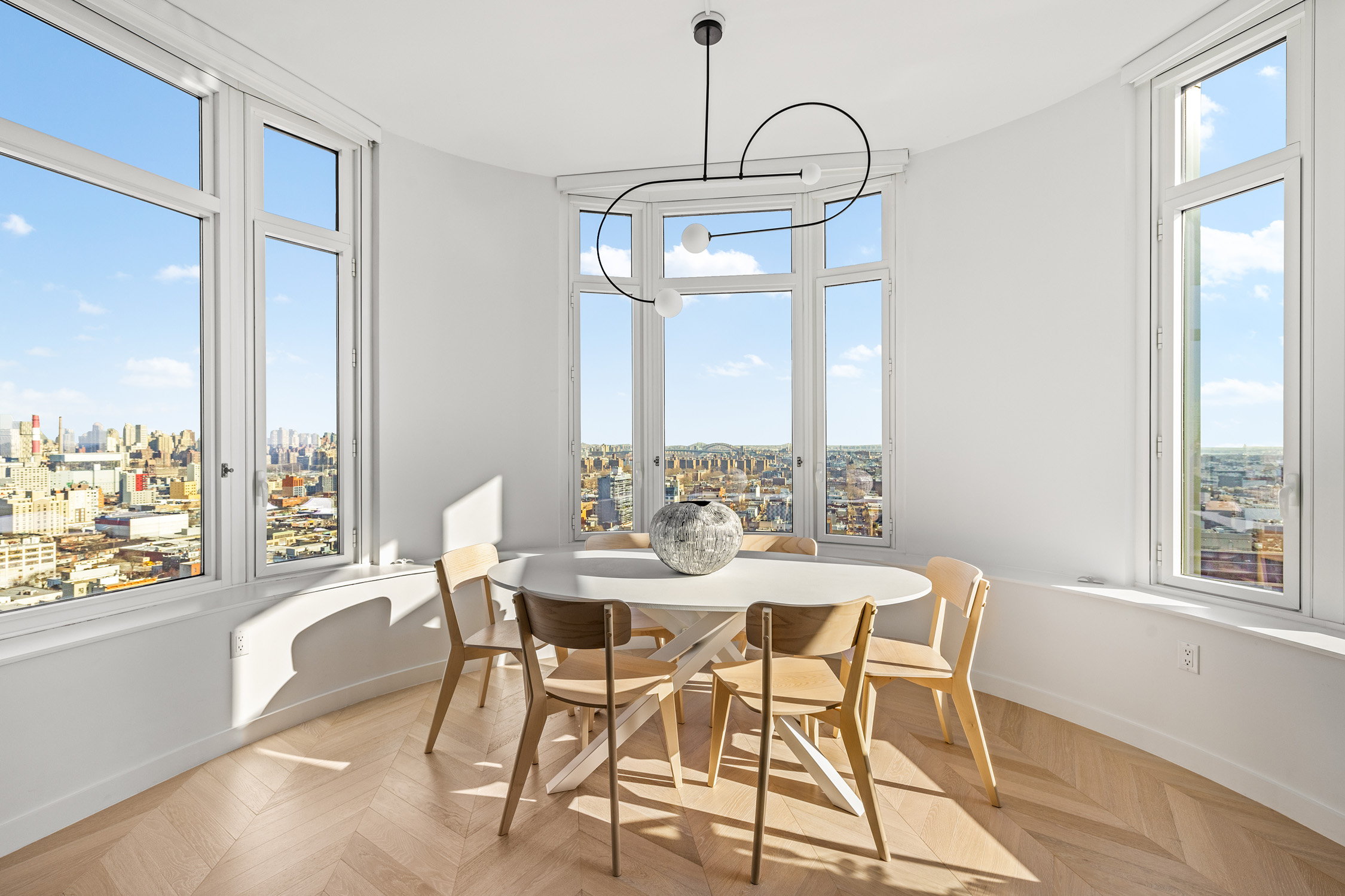 29-18 41st Avenue, Unit 24C Queens, NY 11101 - Photo 8 of 30 Gallery Image 8