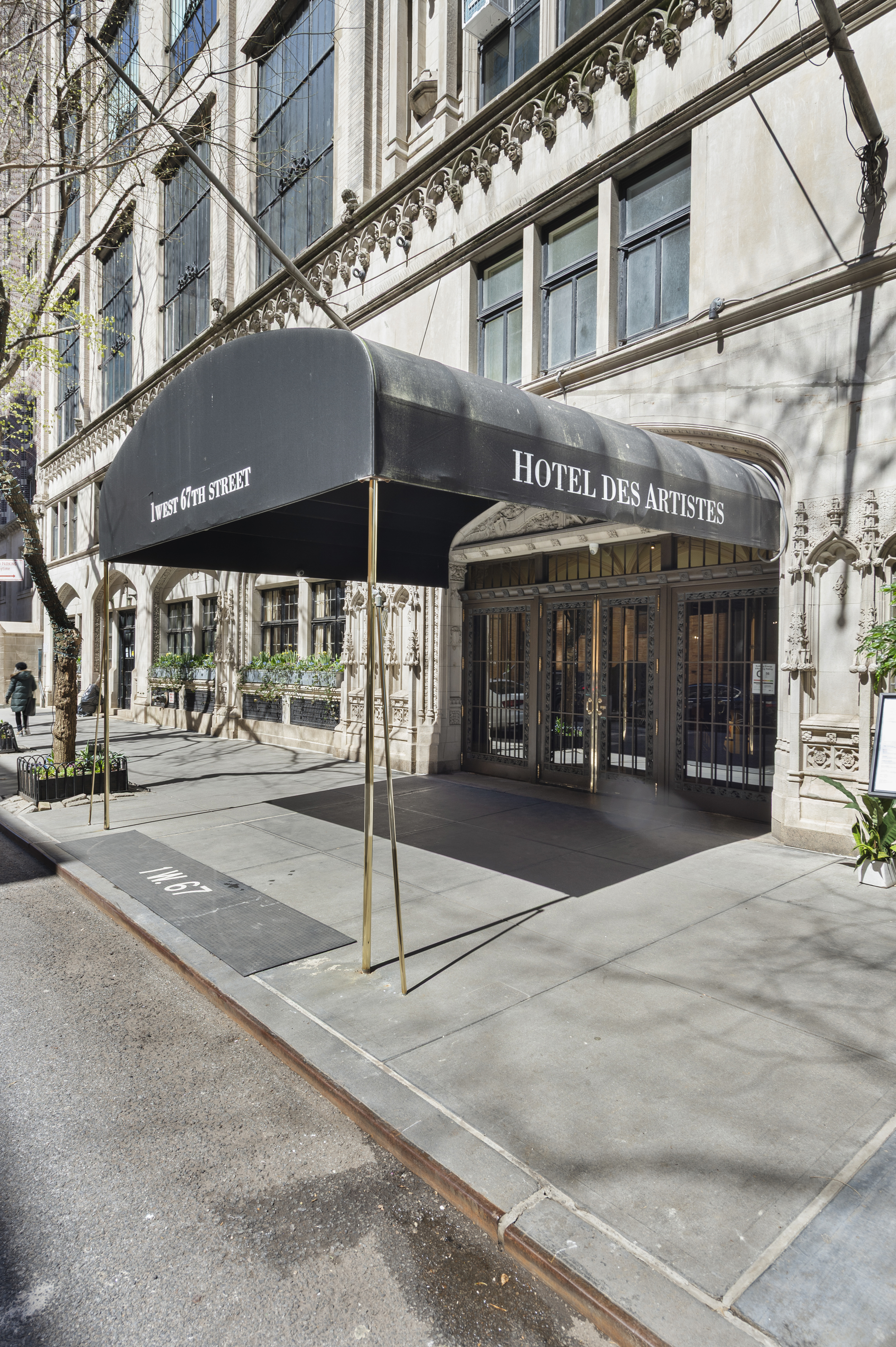 1 West 67th Street, Unit 2M Manhattan, NY 10023 - Photo 10 of 15 front view of a building