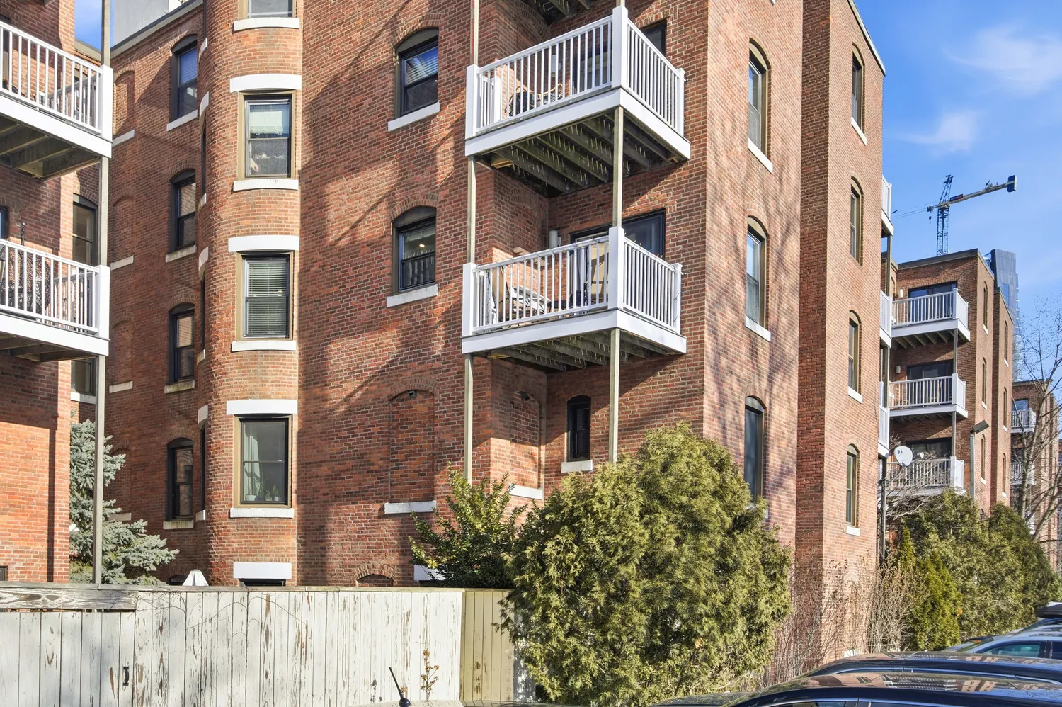 $925,000 | 96 Gainsborough Street, Unit 205W, Boston, MA 02115