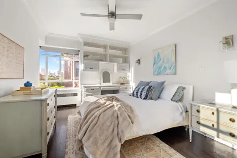 $1,350,000 | 2 Grove Street, Unit 6D | West Village