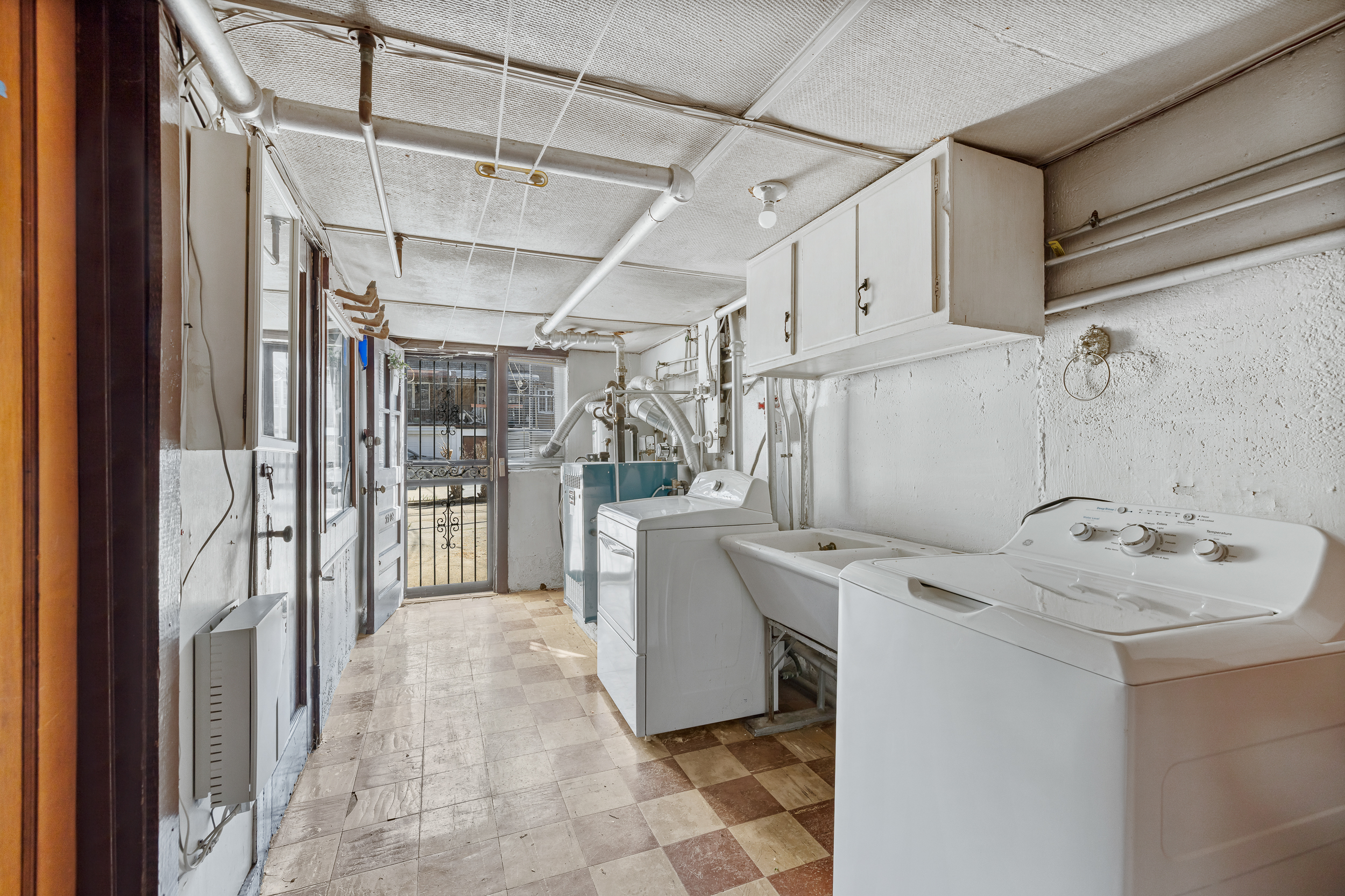 77-09 82nd Street Queens, NY 11385 - Photo 17 of 19