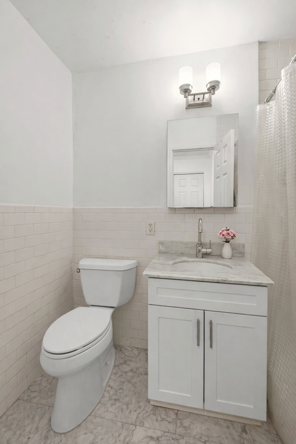 301 East 69th Street, Unit 3N Manhattan, NY 10021 - Photo 4 of 7