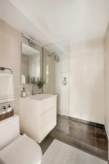 $1,195,000 | 32 Gramercy Park South, Unit 5M | Gramercy