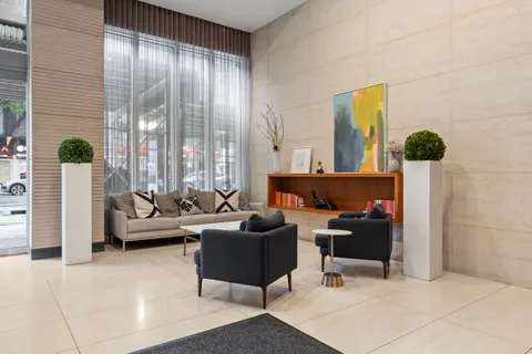 $699,000 | 301 East 61st Street, Unit 6C | Lenox Hill