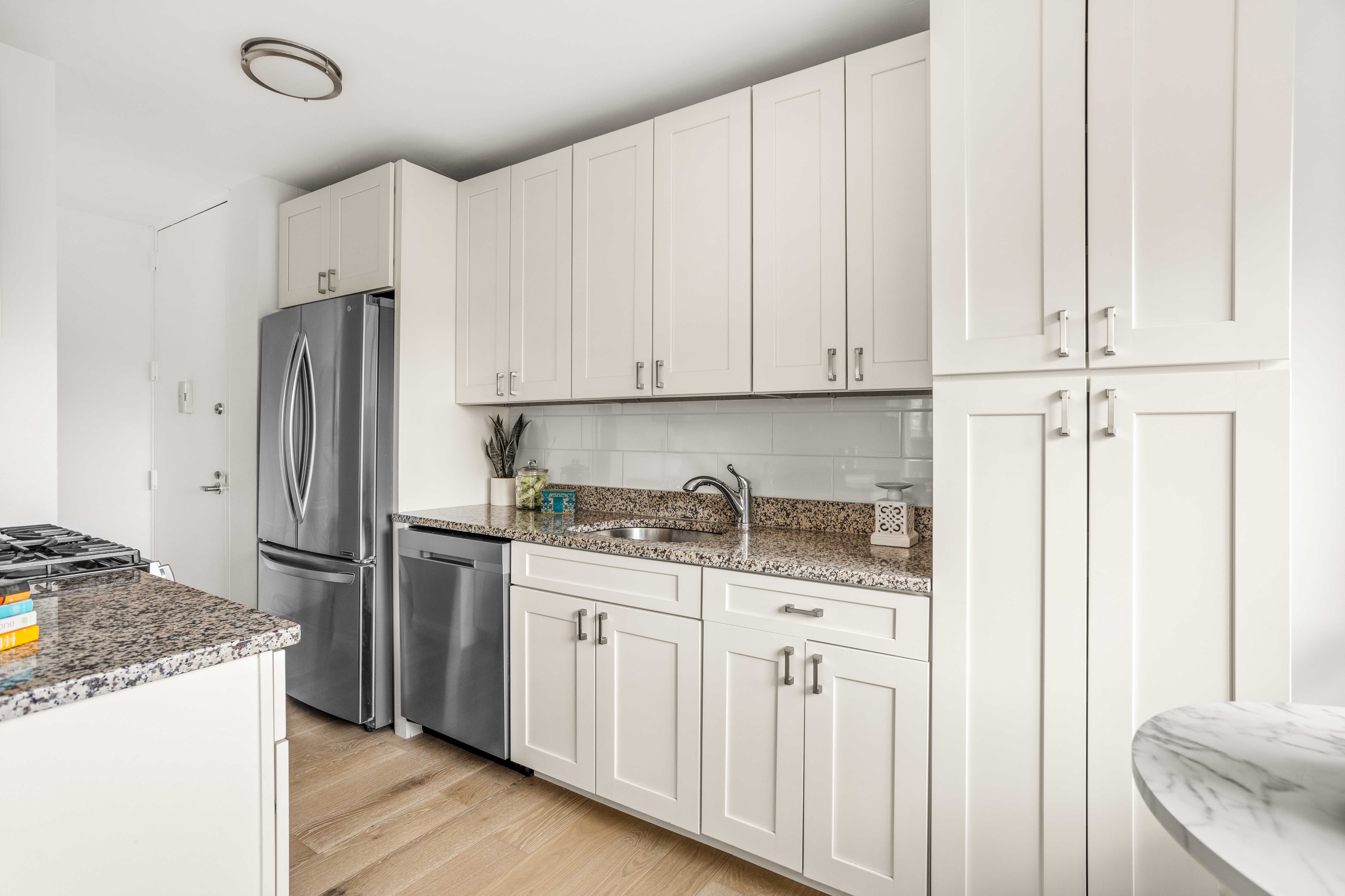 45 West 67th Street, Unit 16B Manhattan, NY 10023 - Photo 6 of 12